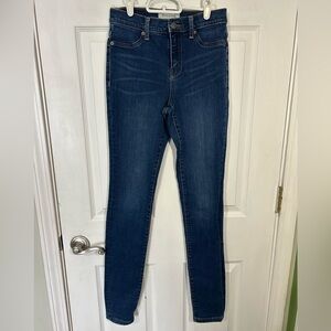 Henry & Belle High Waisted Super Skinny blue jeans. Size 26. Like New.